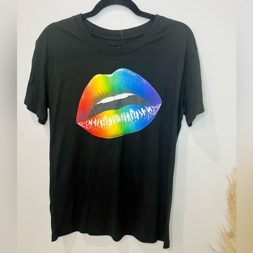 GOODIE TWO SLEEVES• Women’s Cotton Rainbow Lips Black Short Sleeve Graphic Tee S - Picture 3 of 5